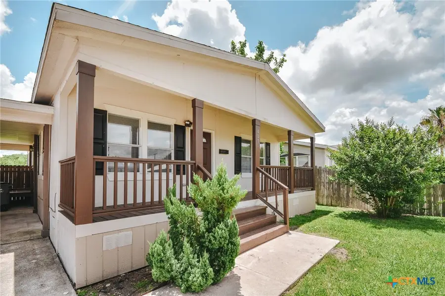 807 E Mesquite Lane, Victoria, TX 77901 - #2