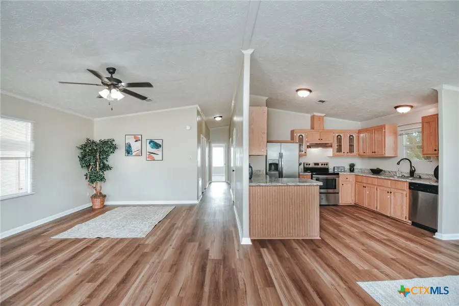 807 E Mesquite Lane, Victoria, TX 77901 - #3