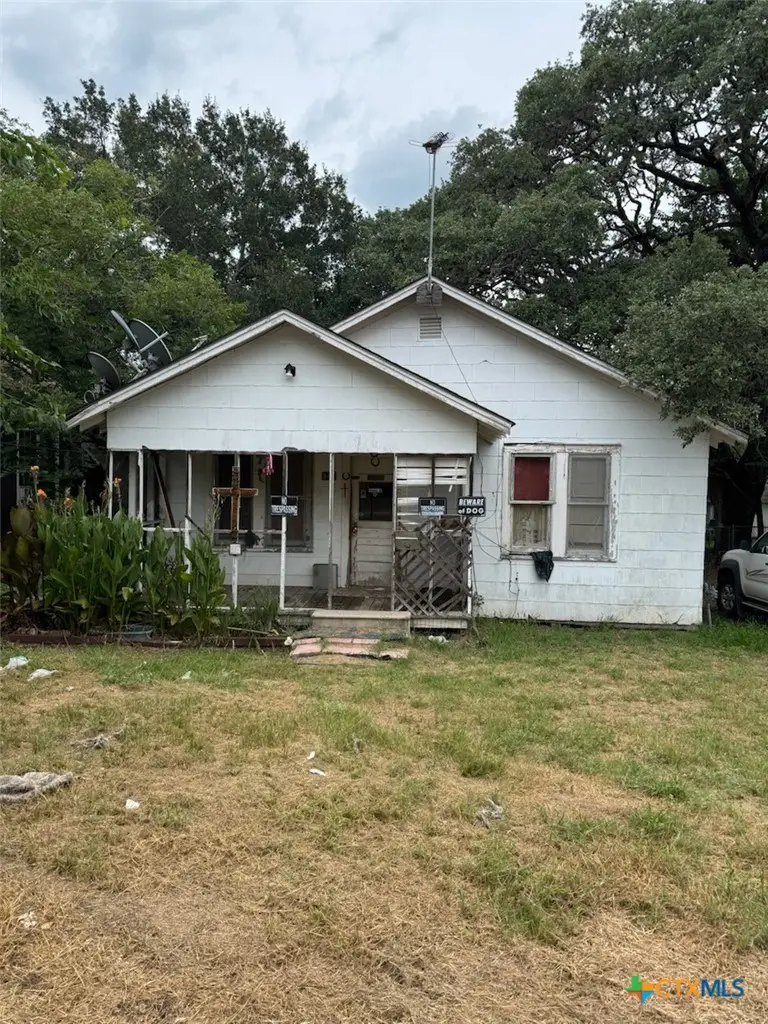 603 Davis Avenue, Yoakum, TX 77995 - #1