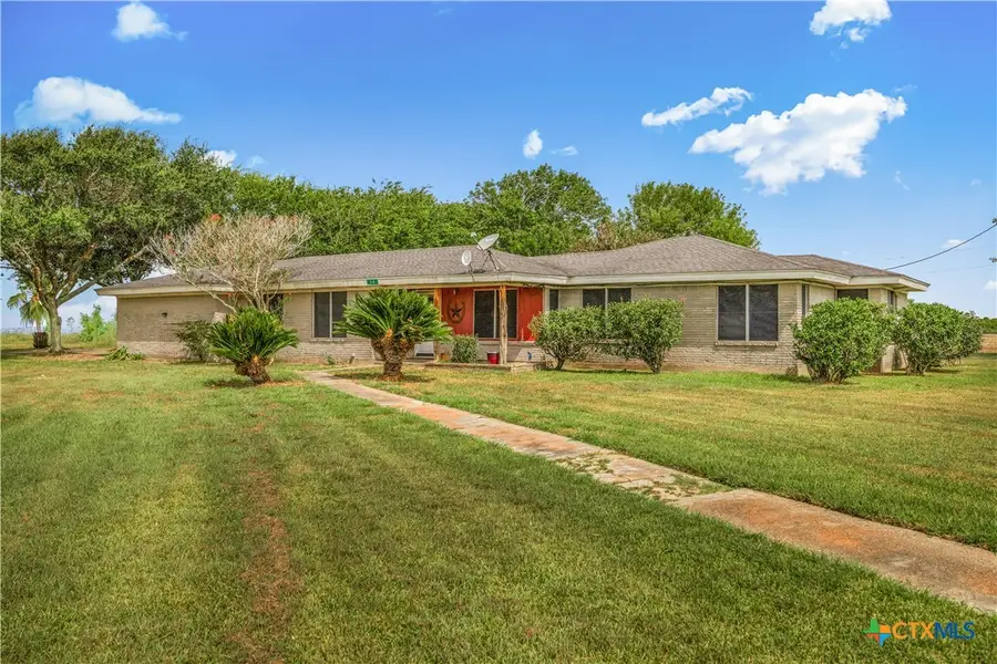 39 Woods Road, Port Lavaca, TX 77979 - #2