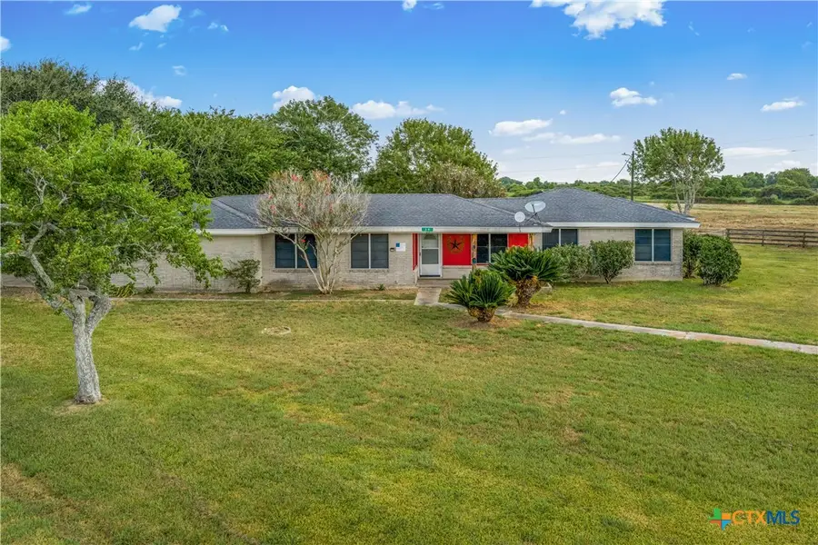 39 Woods Road, Port Lavaca, TX 77979 - #3