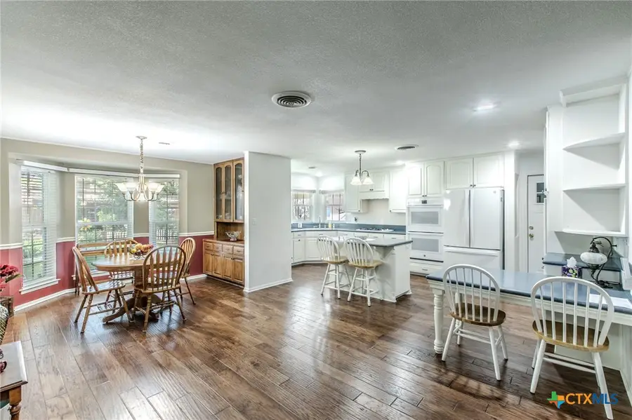 307 E 20th Avenue, Belton, TX 76513 - #3