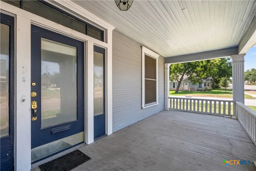803 N 3rd Street, Temple, TX 76501 - #3