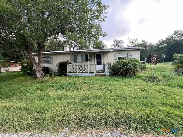 509 Pershing Street, Luling, TX 78648