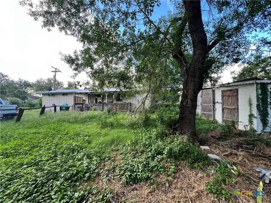 509 Pershing Street, Luling, TX 78648 - #2