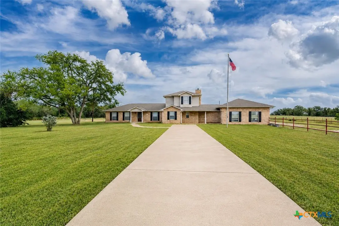 1506 Harwood Road, Luling, TX 78648 - #1