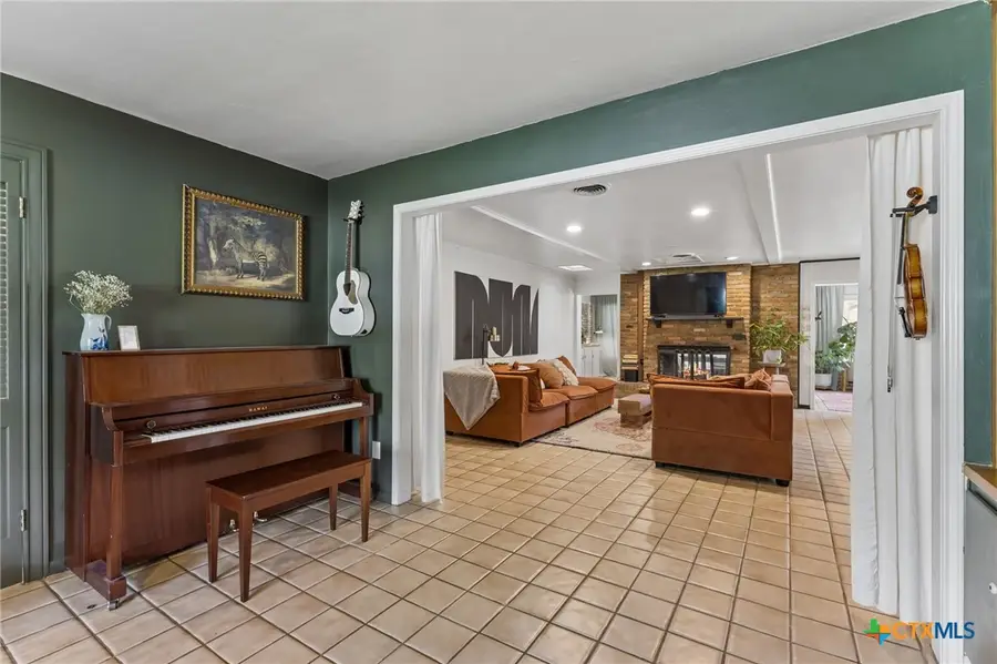 103 W Mimosa Circle, San Marcos, TX 78666 - #3