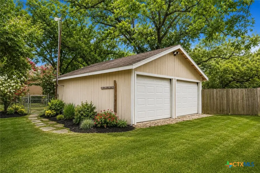 606 Schwab Street, Yoakum, TX 77995 - #3