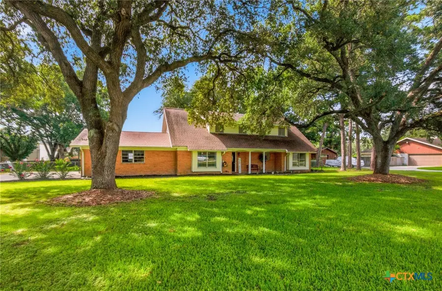 205 Yucca Drive, Victoria, TX 77904 - #2