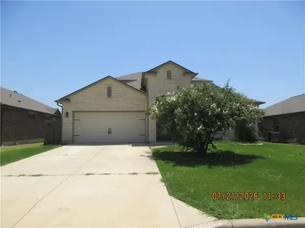 1305 Blue Leaf Drive, Temple, TX 76502