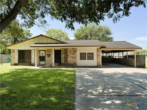 1505 E Polk Avenue, Victoria, TX 77901