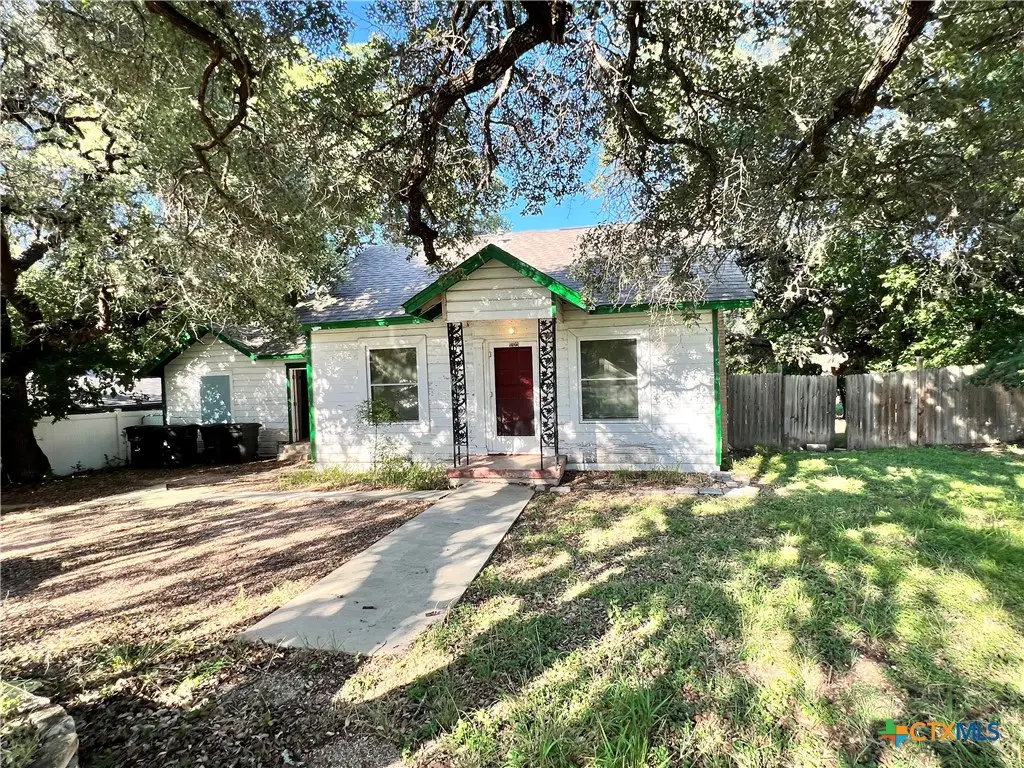 105 N Summer Street, Lampasas, TX 76550 - #1