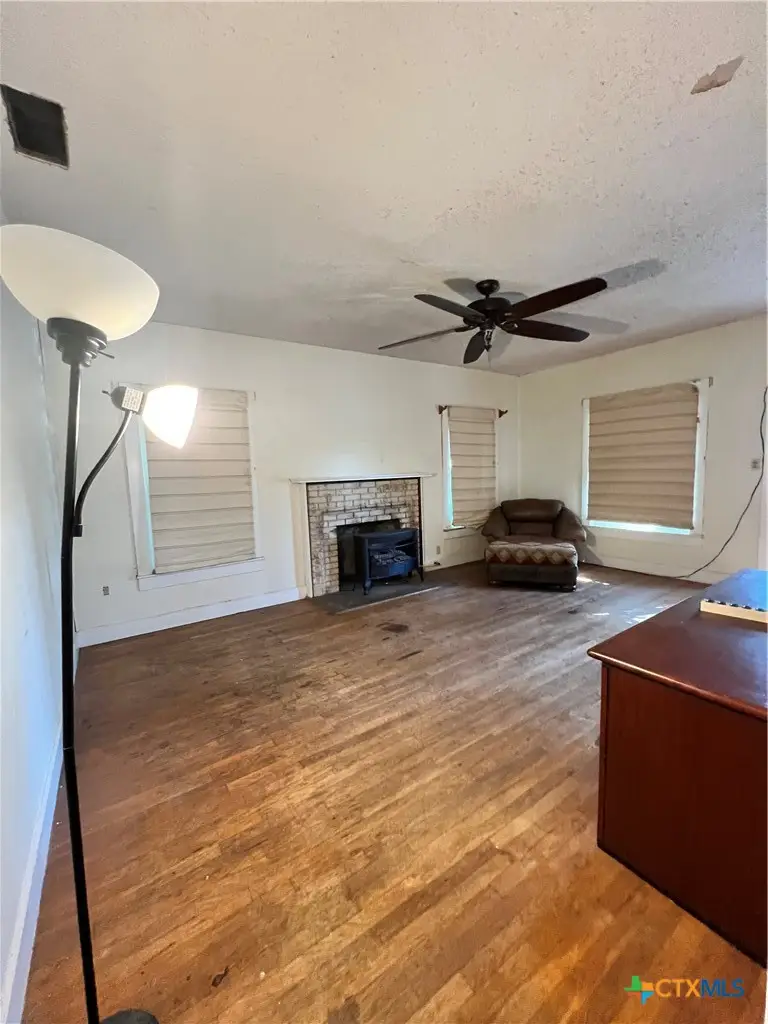 105 N Summer Street, Lampasas, TX 76550 - #3
