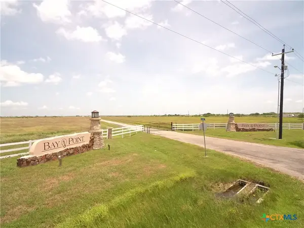 102 Redfish Way, Port Lavaca, TX 77979
