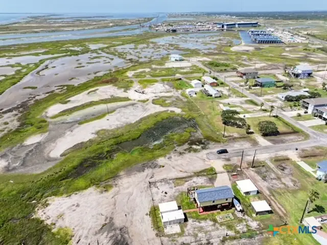 326 E Tenth Street, Rockport, TX 78382 - #3
