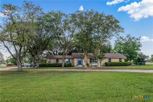 105 S Us Highway 77a, Yoakum, TX 77995