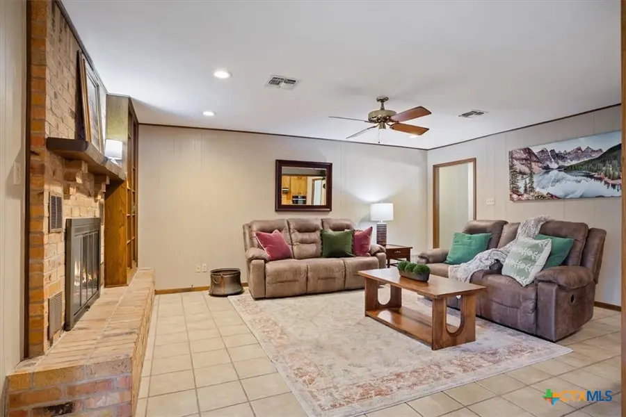 302 E Upshaw Avenue, Temple, TX 76501 - #2