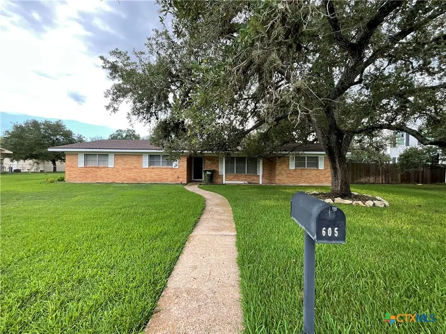605 3rd Street, Cuero, TX 77954 - #2