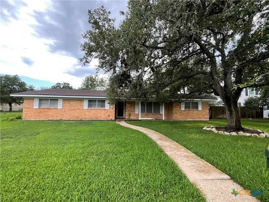 605 3rd Street, Cuero, TX 77954 - #3