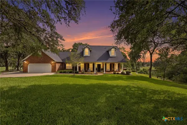 1196 Loch Lane, Seguin, TX 78155