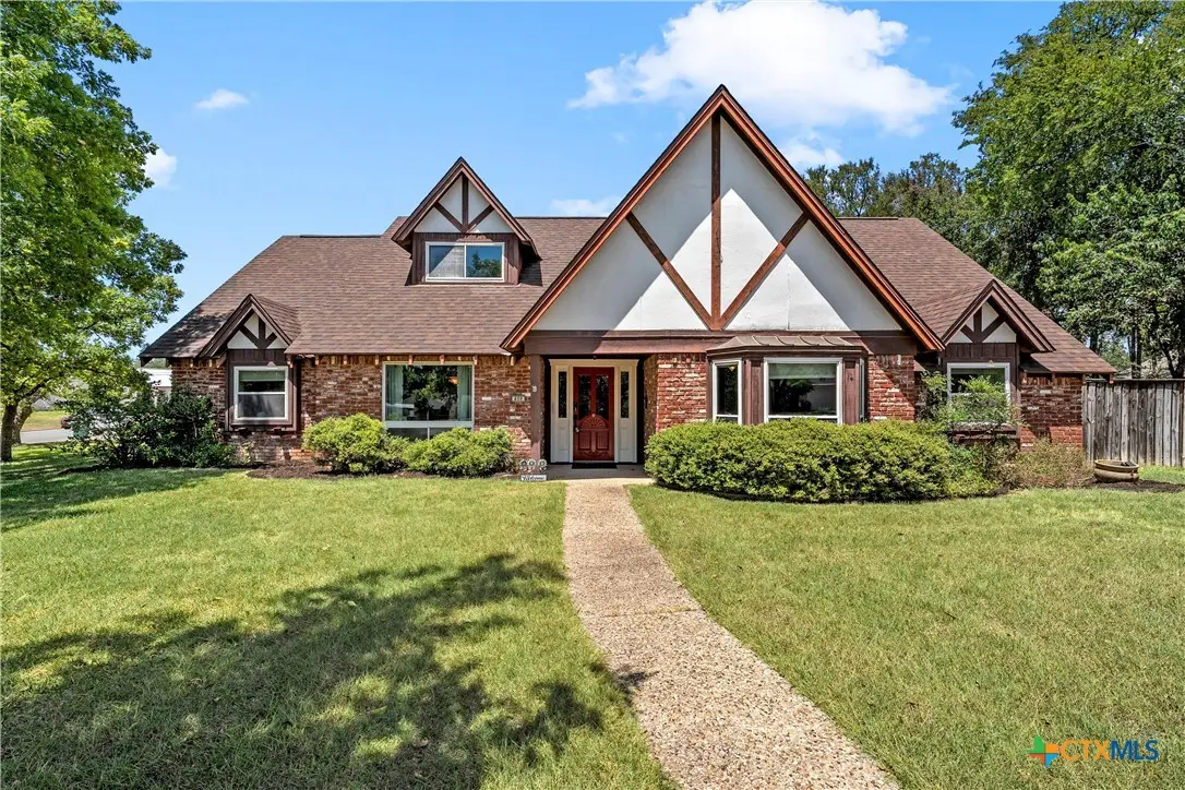 400 E 22nd Avenue, Belton, TX 76513 - #1