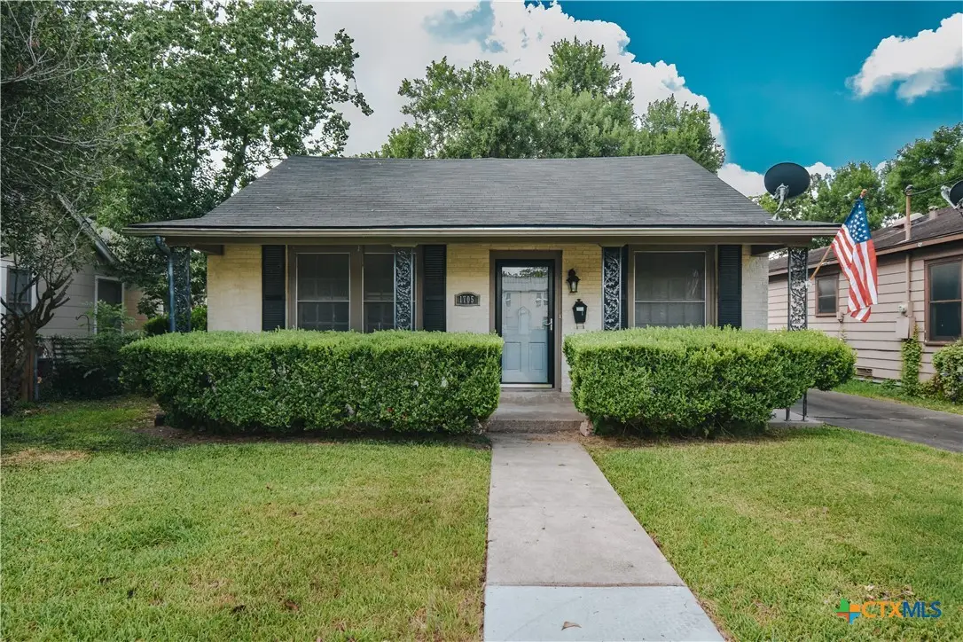 1705 E Power Avenue, Victoria, TX 77901 - #1