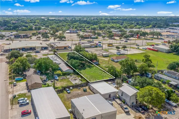 4907 Country Club Dr Drive, Victoria, TX 77904