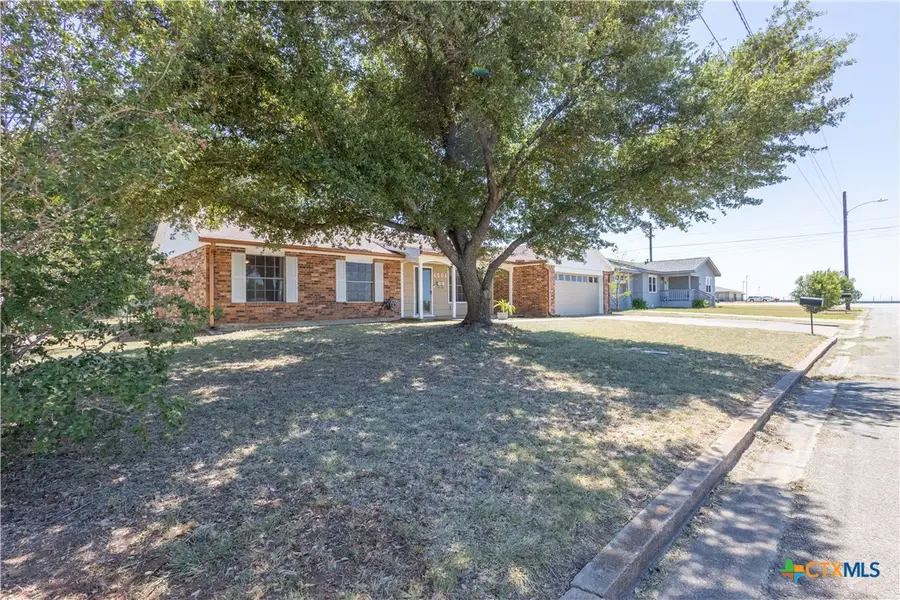 1504 W 6th Street, McGregor, TX 76657 - #3
