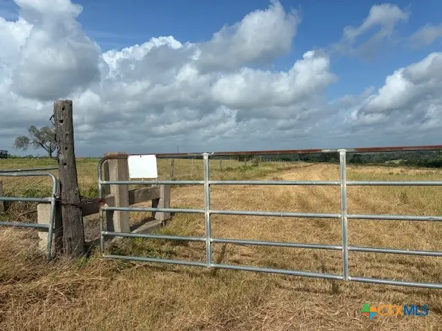 1102 Fm 443, Yoakum, TX 77995 - #2