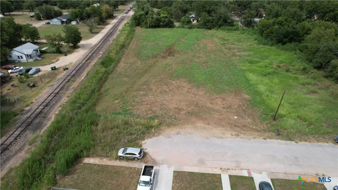 806 & 810 W 7th Street, Cameron, TX 76520 - #1