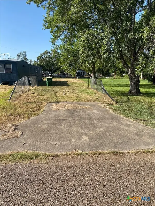 4504 Morris Street, Victoria, TX 77901