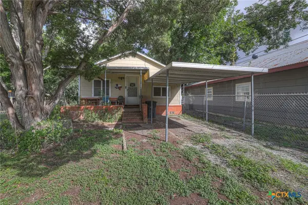 1244 W Bridge Street, New Braunfels, TX 78130