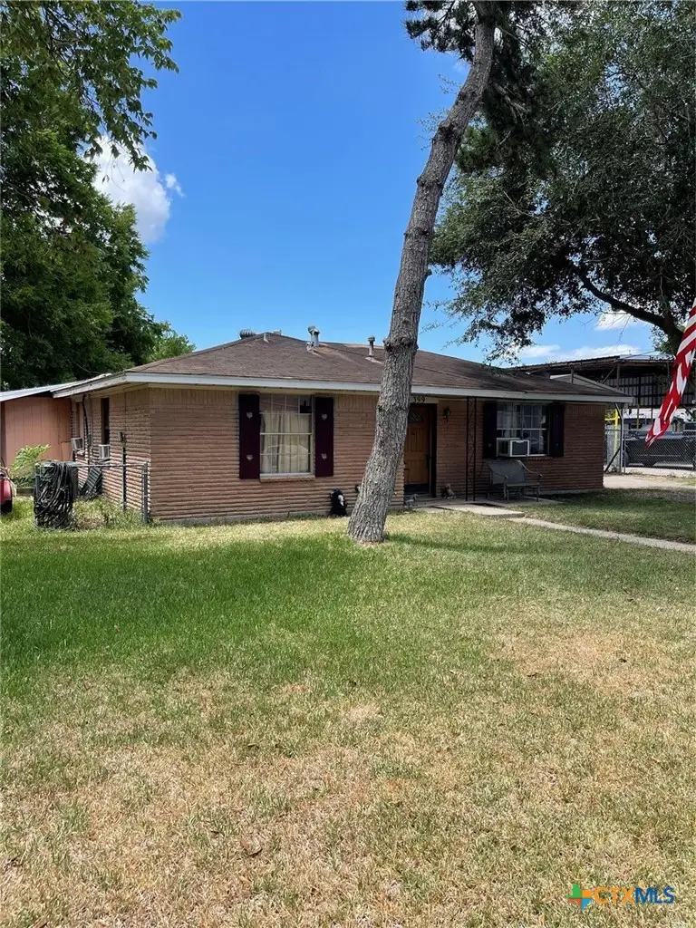 399 Pecan Street, Lolita, TX 77971 - #3