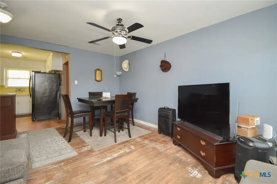 1804 E Guadalupe Street, Victoria, TX 77901 - #3