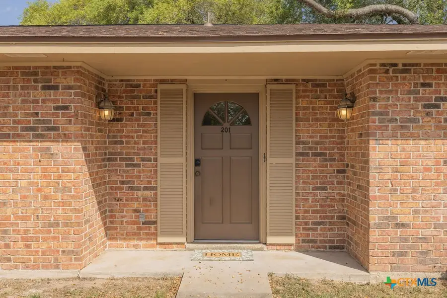 201 Oak Lane, Cuero, TX 77954 - #2