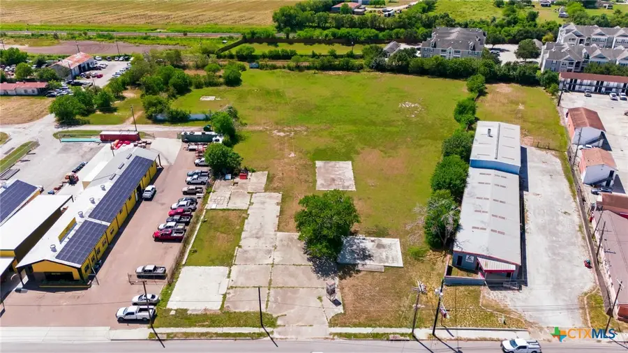 3105 Houston Highway, Victoria, TX 77901 - #3