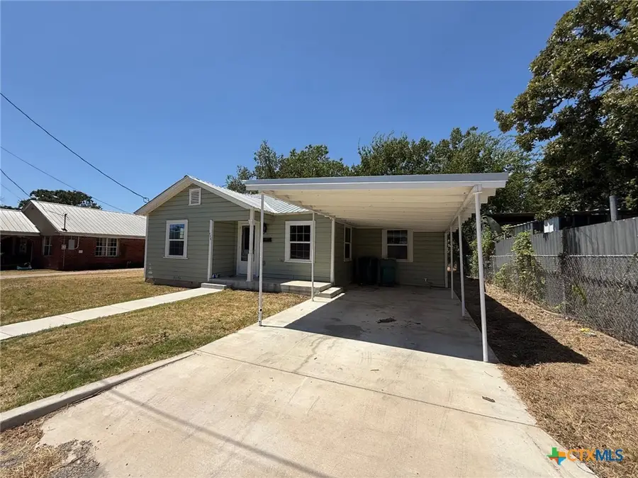 111 N 16th Street, Gatesville, TX 76528 - #2