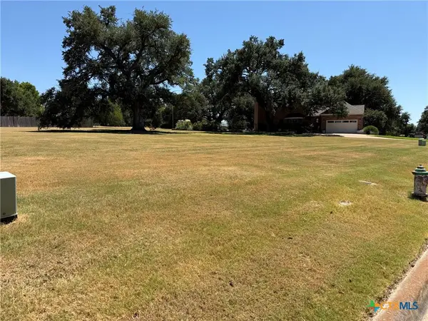 205 Twelve Oaks Drive, Temple, TX 76504