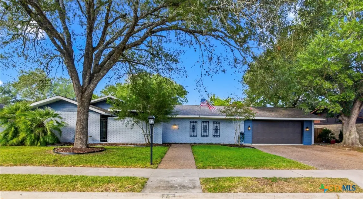 413 Salisbury Lane, Victoria, TX 77904 - #1