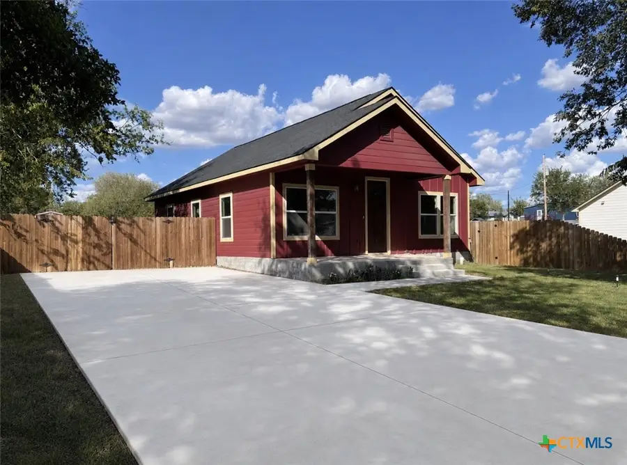 410 W Trinity Street, Luling, TX 78648 - #3