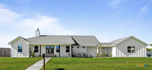 802 Celestial Lane, Edna, TX 77957