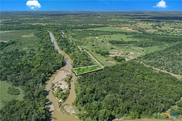 850 Crestview Drive, Cuero, TX 77954