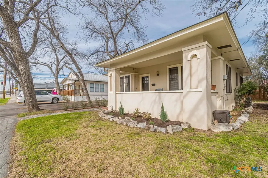 147 S Academy Avenue, New Braunfels, TX 78130 - #3
