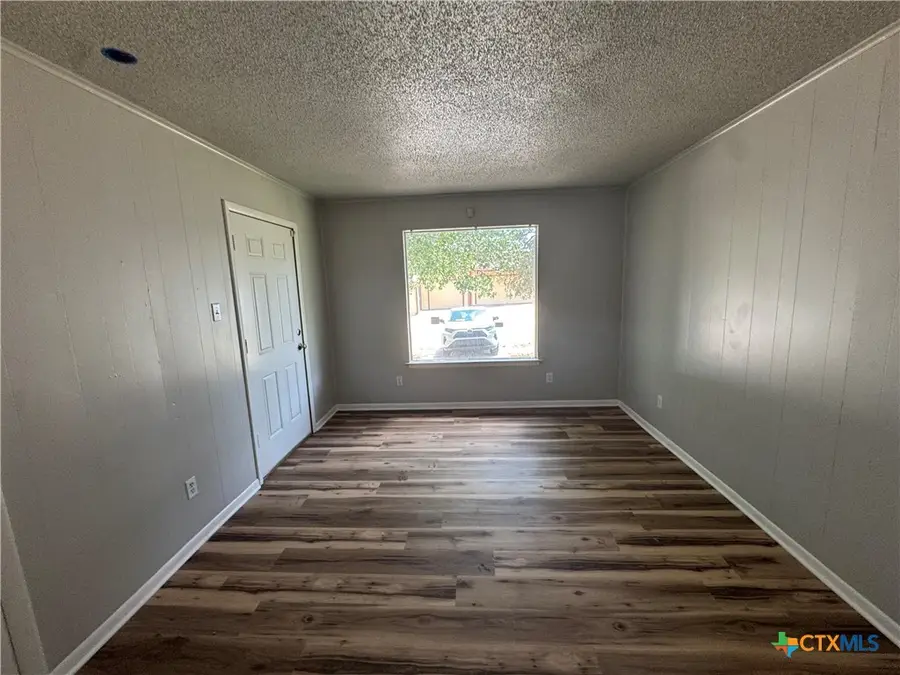207 W Voelter Avenue, Killeen, TX 76541 - #2