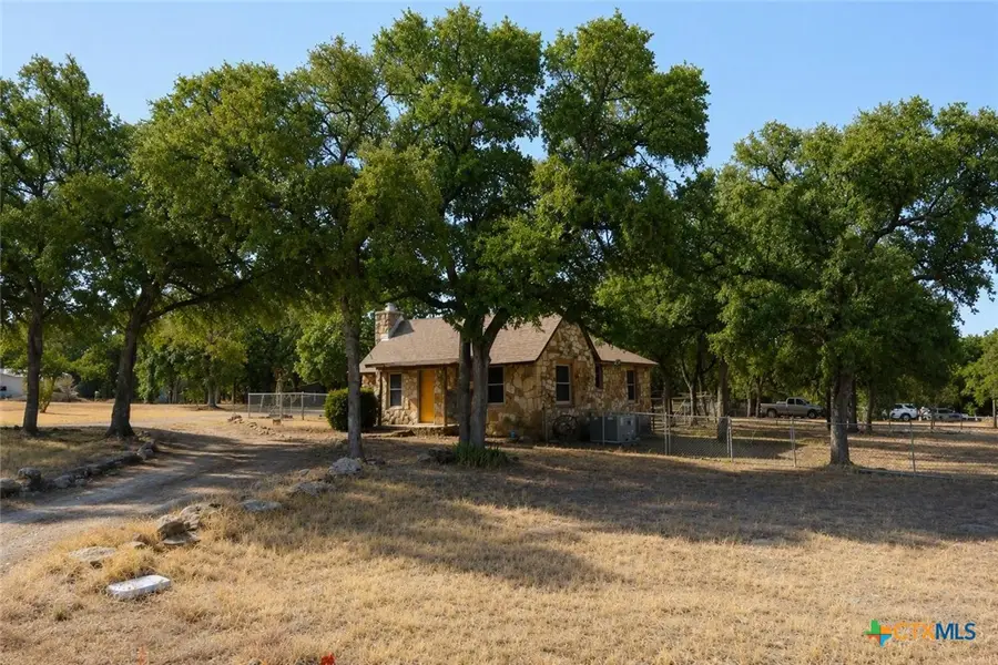 1716 W Main Street, Gatesville, TX 76528 - #2
