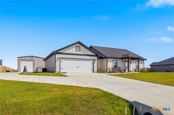 297 Whitetail Lane, Victoria, TX 77905