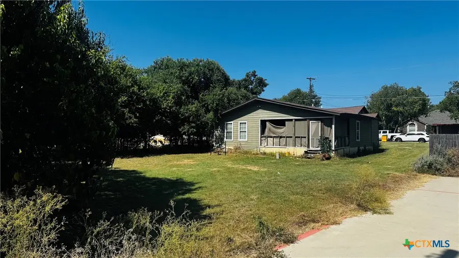 806 S Pearl Street, Belton, TX 76513 - #2