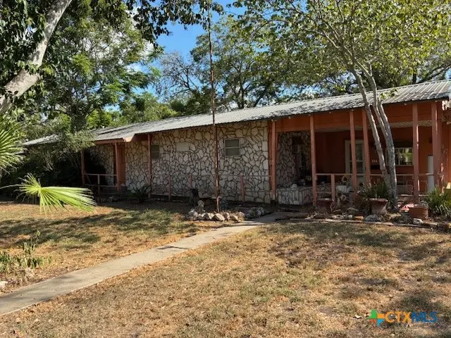 600 Ducey Street, Yoakum, TX 77995 - #1