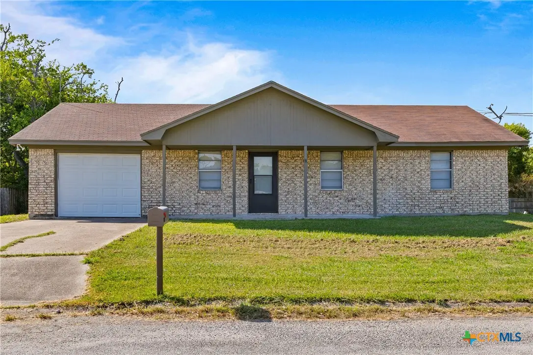 710 Courtney Street, Edna, TX 77957 - #1
