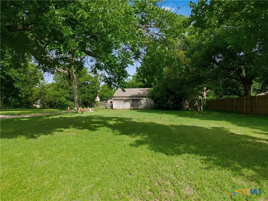 703 N Reagan Street, West, TX 76691 - #3